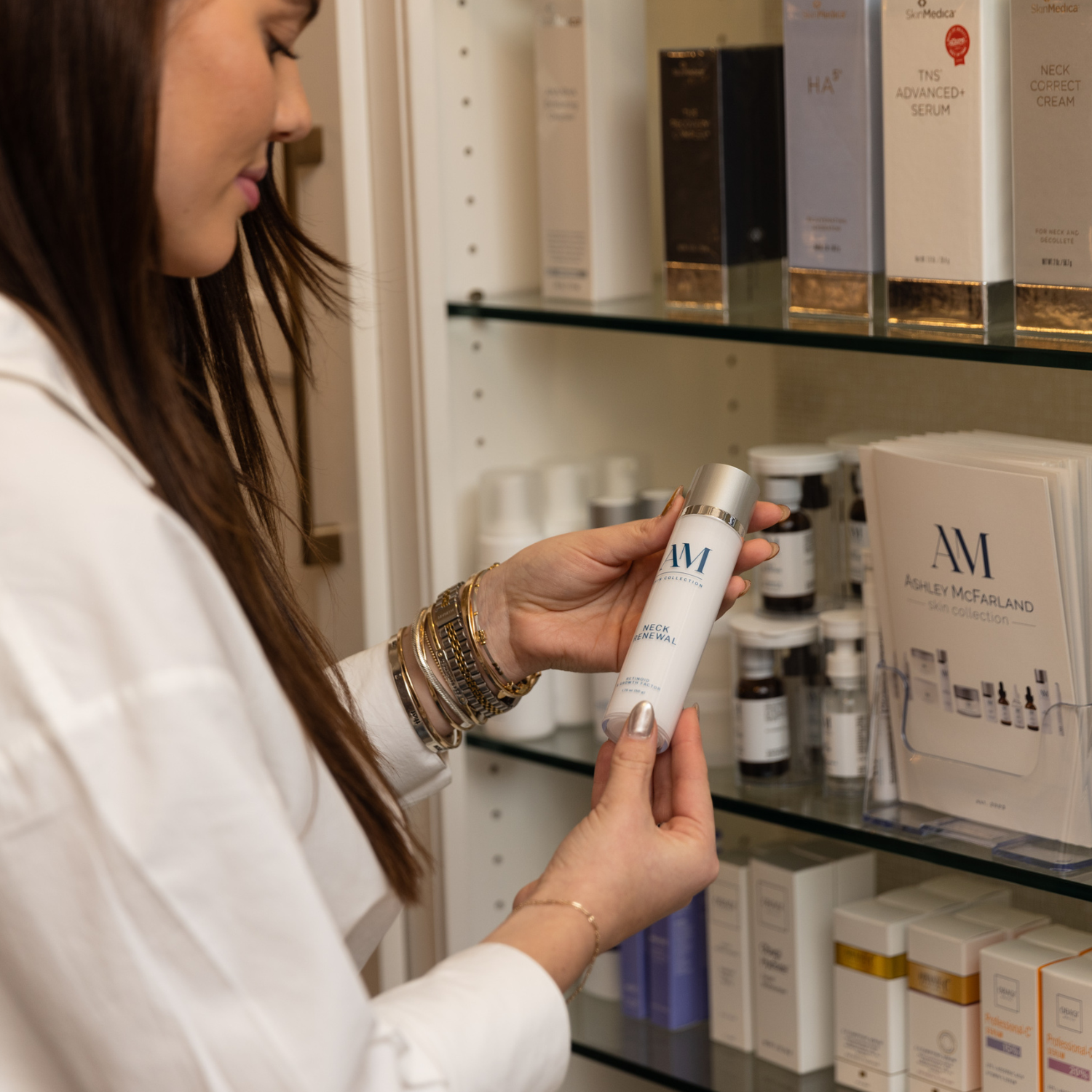 AM Skin Collection: Neck Renewal